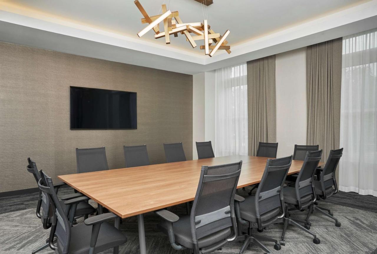 Hyatt Place Medical/university District 4*